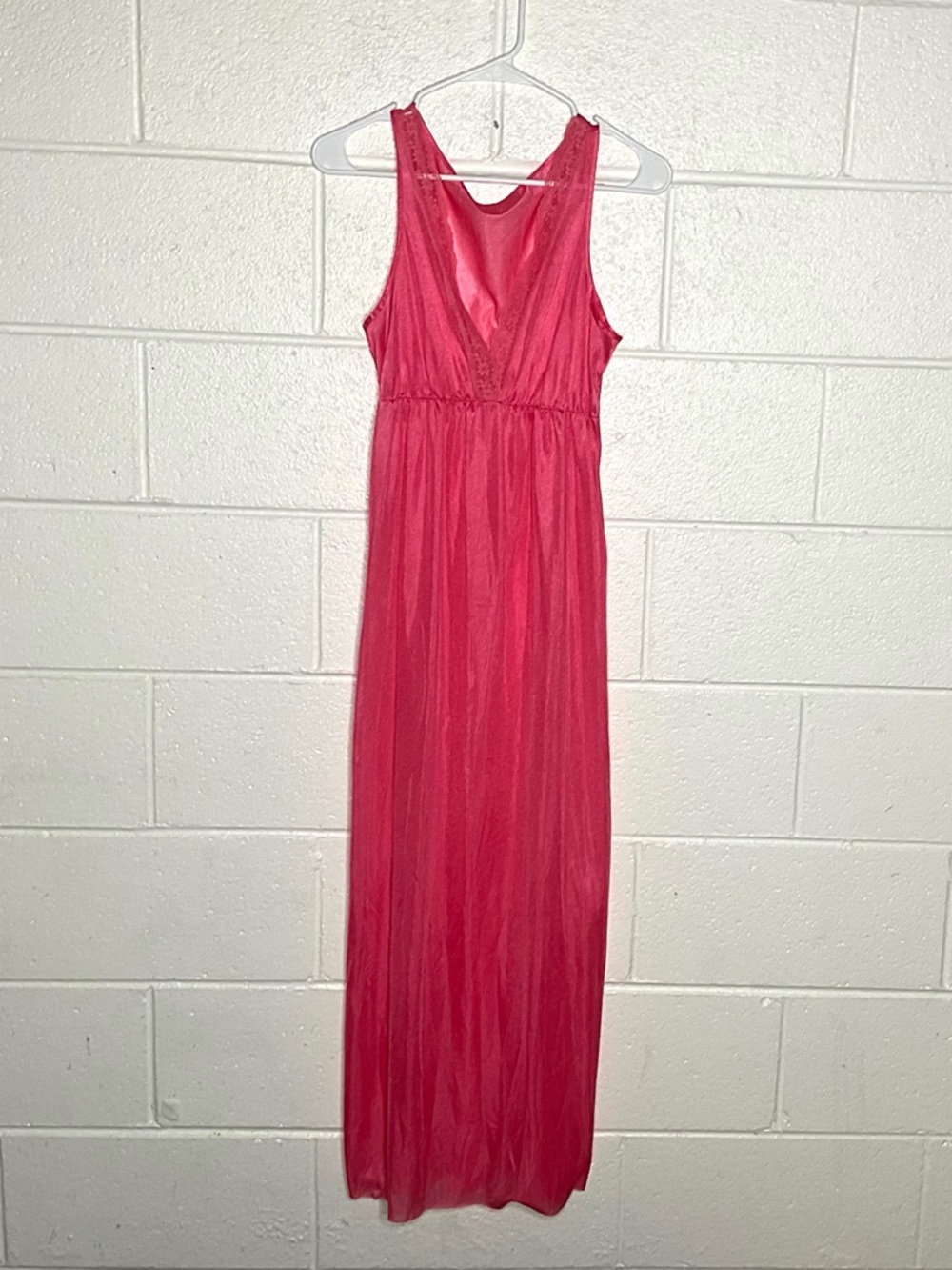 < Vintage Spotlight Pink Nylon Nightgown Size Medium >